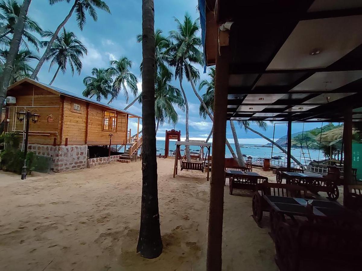 Cola Goa Beach Resort Exteriör bild